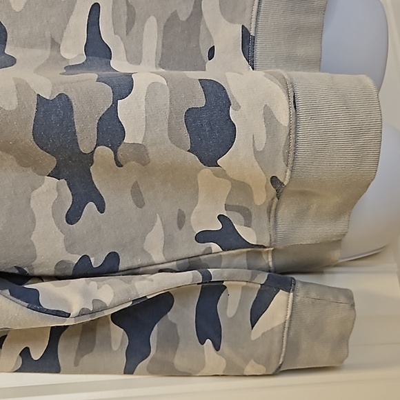 Old Navy Crew Neck Sweatshirt - Picture 3 of 6